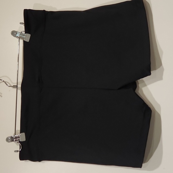 Women's adidas‎ black shorts - Picture 3 of 3